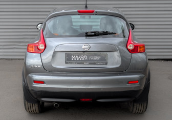 Подержанный автомобиль Nissan Juke 2012 года (6 фото)