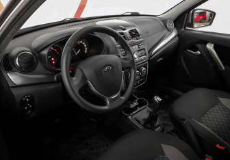 Подержанный автомобиль LADA (ВАЗ) Granta Liftback 2019 года (7 фото)