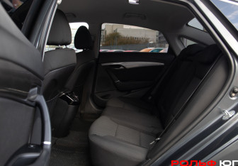 Подержанный автомобиль Hyundai i40 Sedan 2015 года (8 фото)
