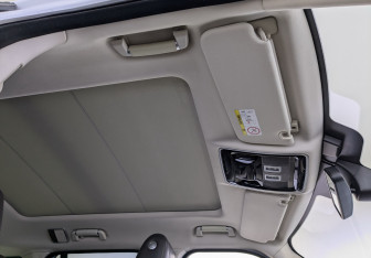 Подержанный автомобиль Land Rover Range Rover 2015 года (30 фото)