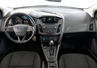 Подержанный автомобиль Ford Focus Hatchback 2018 года (14 фото)