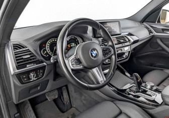 Подержанный автомобиль BMW X3 2019 года (16 фото)