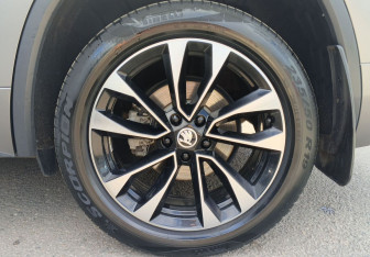 Подержанный автомобиль Skoda Kodiaq 2023 года (12 фото)
