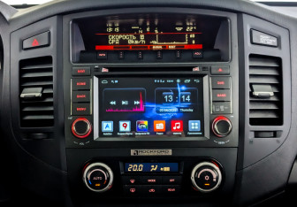 Подержанный автомобиль Mitsubishi Pajero 2014 года (15 фото)