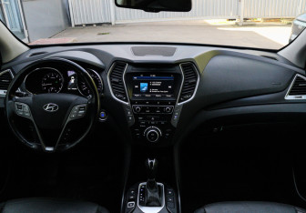 Подержанный автомобиль Hyundai Santa Fe 2016 года (9 фото)