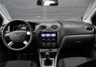 Подержанный автомобиль Ford Focus Sedan 2008 года (9 фото)