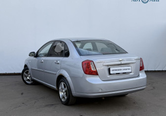 Подержанный автомобиль Chevrolet Lacetti Sedan 2008 года (7 фото)
