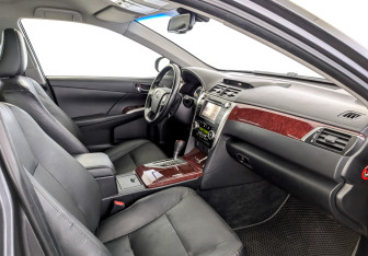 Подержанный автомобиль Toyota Camry Sedan 2014 года (11 фото)