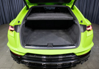 Подержанный автомобиль Lamborghini Urus 2023 года (10 фото)