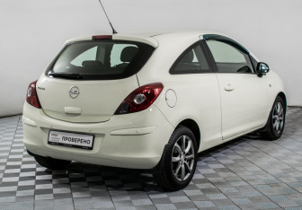 Подержанный автомобиль Opel Corsa 2011 года (5 фото)