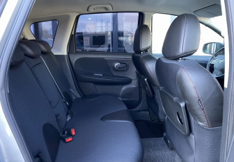 Подержанный автомобиль Nissan Note 2010 года (21 фото)