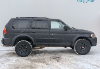 Подержанный автомобиль Mitsubishi Montero Sport 2002 года (4 фото)