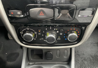 Подержанный автомобиль Renault Duster 2014 года (13 фото)