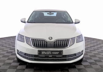 Подержанный автомобиль Skoda Octavia Liftback 2018 года (2 фото)