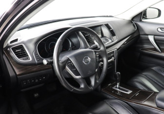 Подержанный автомобиль Nissan Teana 2011 года (7 фото)