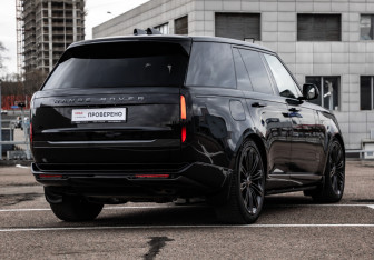 Подержанный автомобиль Land Rover Range Rover 2025 года (5 фото)