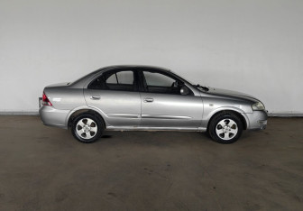 Подержанный автомобиль Nissan Almera Classic 2008 года (9 фото)