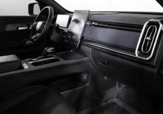 Подержанный автомобиль Jaecoo J7 2025 года (11 фото)