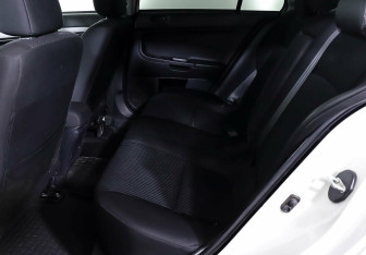 Подержанный автомобиль Mitsubishi Lancer Sedan 2013 года (15 фото)