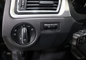 Подержанный автомобиль Skoda Rapid Liftback 2014 года (12 фото)