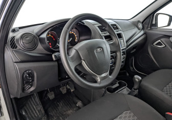 Подержанный автомобиль LADA (ВАЗ) Granta Sedan 2022 года (16 фото)