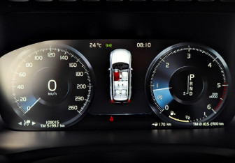 Подержанный автомобиль Volvo XC90 2017 года (13 фото)