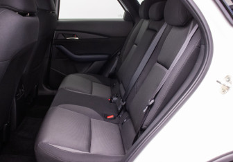 Подержанный автомобиль Mazda CX-30 2020 года (11 фото)