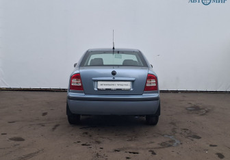 Подержанный автомобиль Skoda Octavia Liftback 2008 года (6 фото)