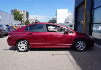 Подержанный автомобиль Honda Civic Sedan 2011 года (4 фото)