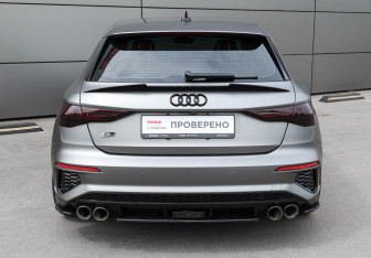 Подержанный автомобиль Audi A3 Hatchback 2021 года (5 фото)