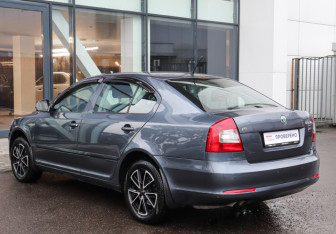 Подержанный автомобиль Skoda Octavia Liftback 2011 года (6 фото)