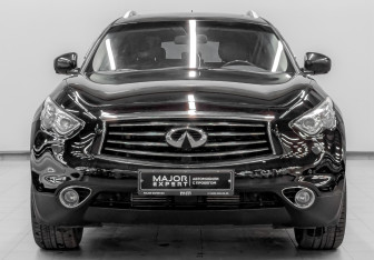 Подержанный автомобиль Infiniti QX70 2013 года (2 фото)