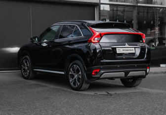 Подержанный автомобиль Mitsubishi Eclipse Cross 2018 года (6 фото)