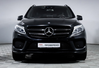Подержанный автомобиль Mercedes-Benz GLE 2015 года (2 фото)