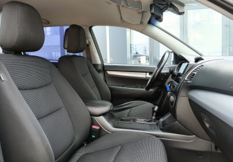 Подержанный автомобиль Kia Sorento 2013 года (20 фото)