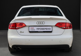 Подержанный автомобиль Audi A4 Sedan 2009 года (5 фото)