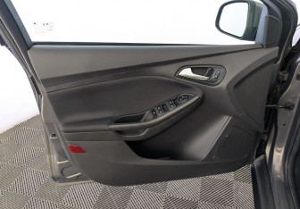 Подержанный автомобиль Ford Focus Sedan 2015 года (19 фото)