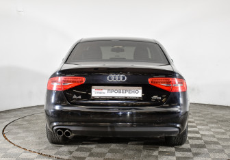 Подержанный автомобиль Audi A4 Sedan 2015 года (8 фото)