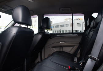 Подержанный автомобиль Mitsubishi Pajero Sport 2014 года (10 фото)