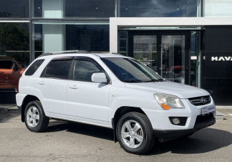 Подержанный автомобиль Kia Sportage 2010 года (3 фото)