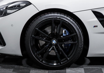 Подержанный автомобиль BMW Z4 Roadster 2021 года (12 фото)