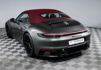 Подержанный автомобиль Porsche 911 Convertible 2021 года (20 фото)