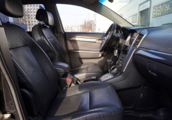 Подержанный автомобиль Chevrolet Captiva 2011 года (10 фото)