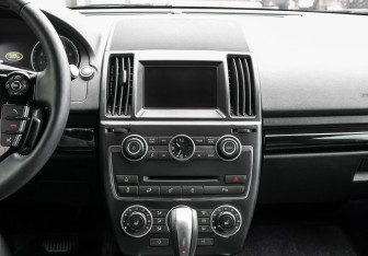 Подержанный автомобиль Land Rover Freelander 2013 года (14 фото)