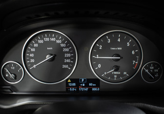 Подержанный автомобиль BMW X3 2014 года (12 фото)