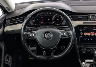 Подержанный автомобиль Volkswagen Passat Sedan 2019 года (21 фото)