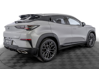 Подержанный автомобиль Changan UNI-T 2023 года (5 фото)