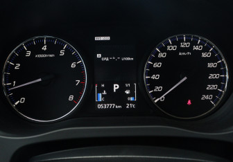 Подержанный автомобиль Mitsubishi Outlander 2014 года (20 фото)