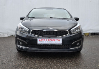 Подержанный автомобиль Kia Ceed Hatchback 2015 года (2 фото)
