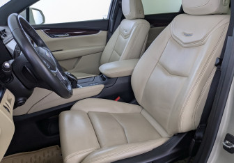 Подержанный автомобиль Cadillac XT5 2016 года (21 фото)